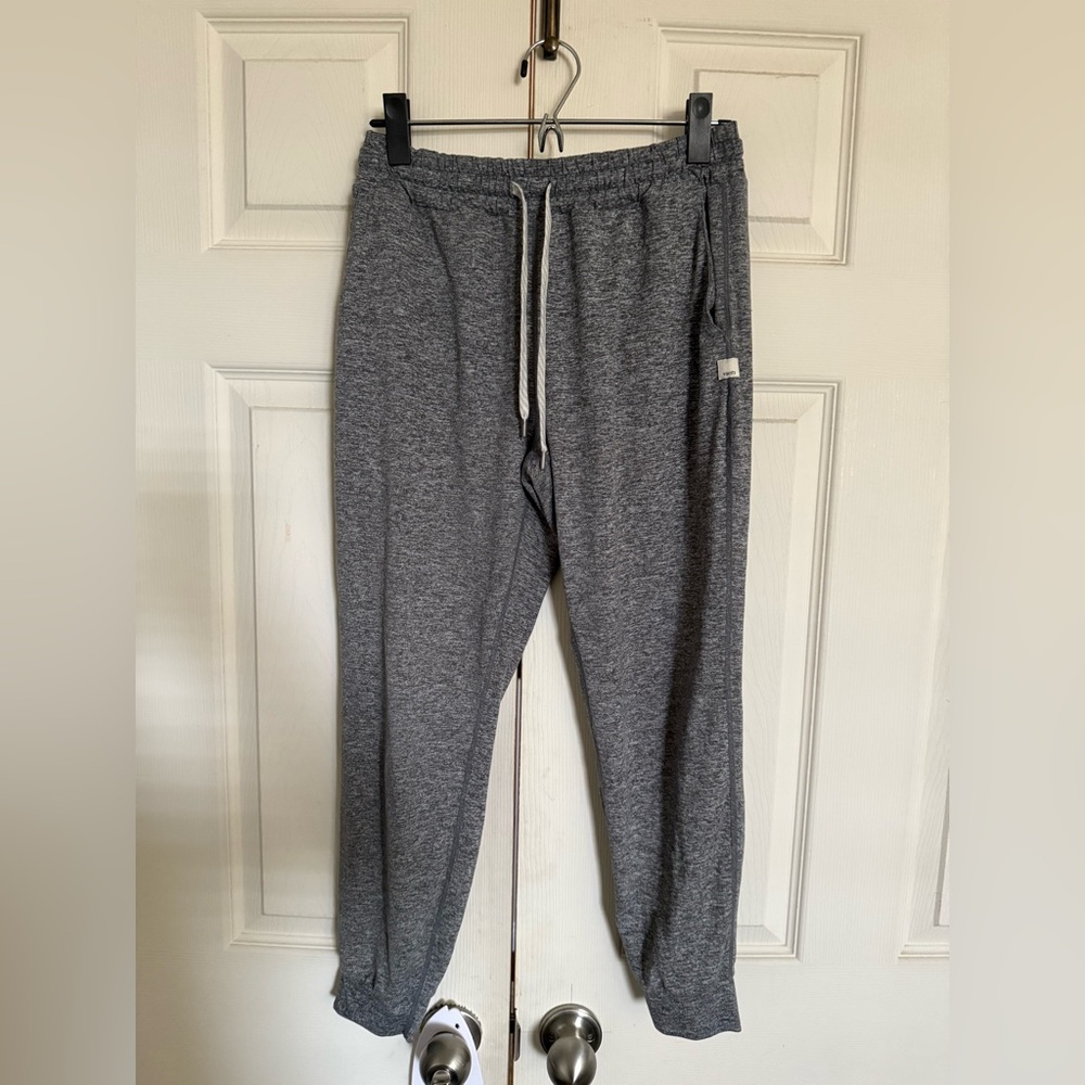 Vuori women’s performance joggers, medium heather gray, size small